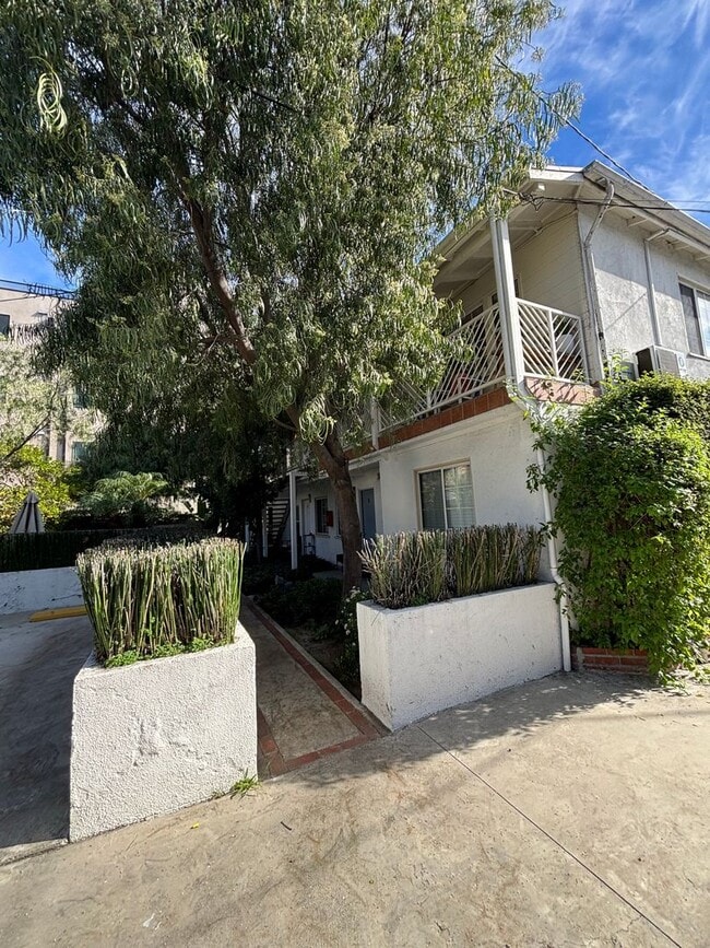 Photo - Blix, 10814-10818 Unit 814 - B