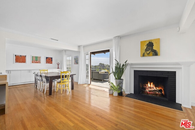 Photo - 1808 Navy St