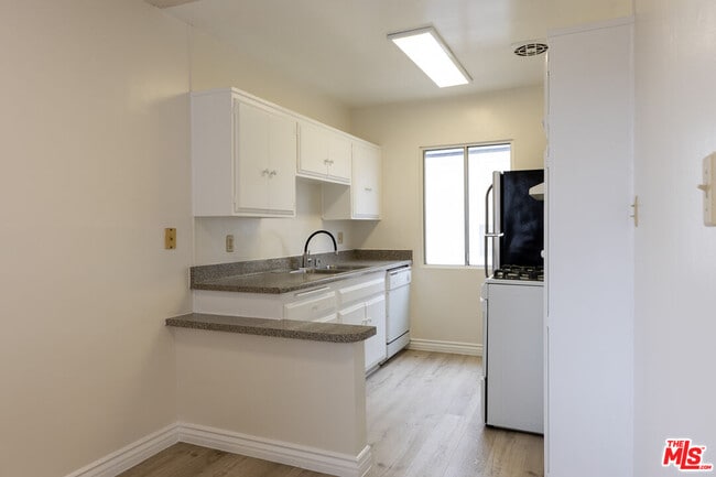 Photo - 1295 Federal Ave Unit 5