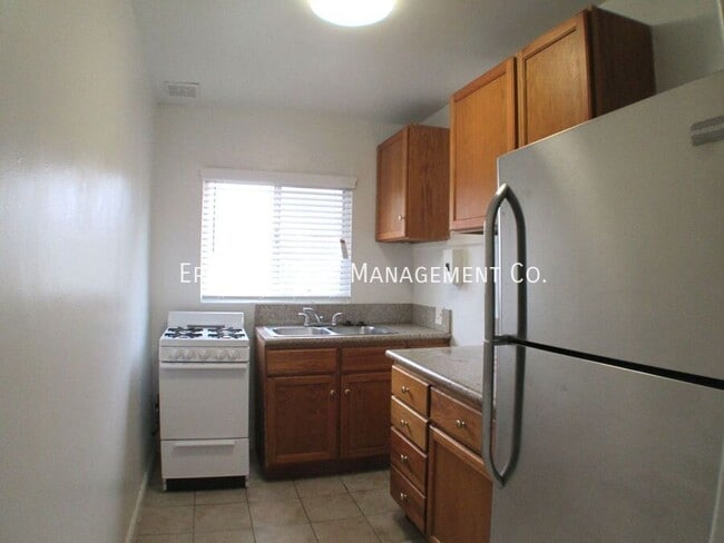 Photo - 815 E 9th St Unit #07