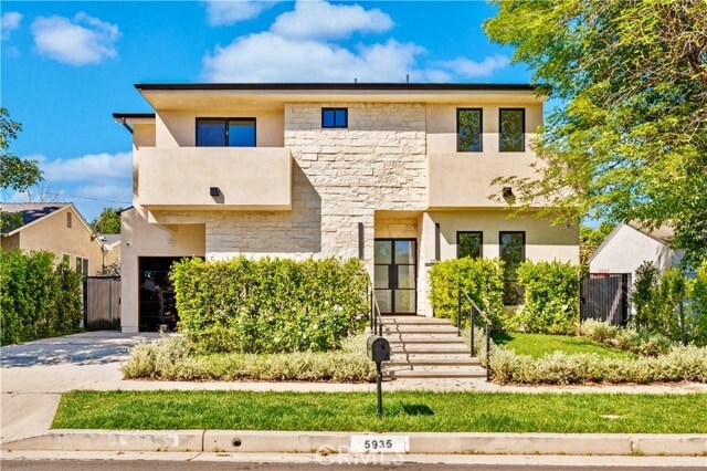 Building Photo - 5935 Yarmouth Ave