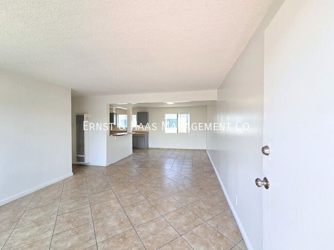 Photo - 1330 Walnut Ave Unit 04