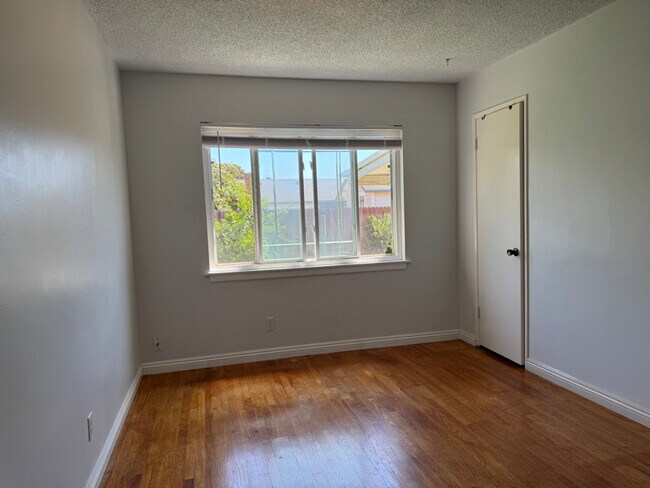 Photo - 260 Arnett Ave House