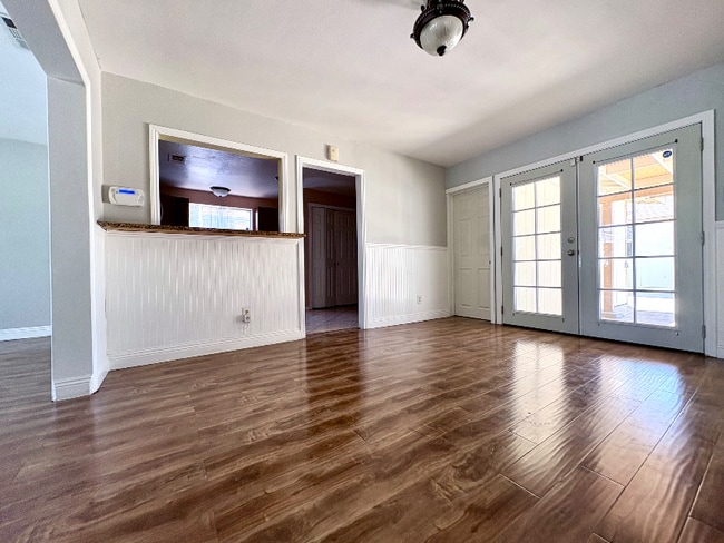 Photo - 706 W Grand Blvd House