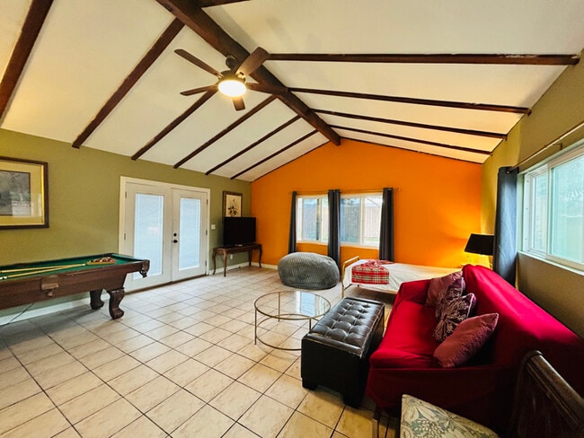 Building Photo - 8871 Belmont St