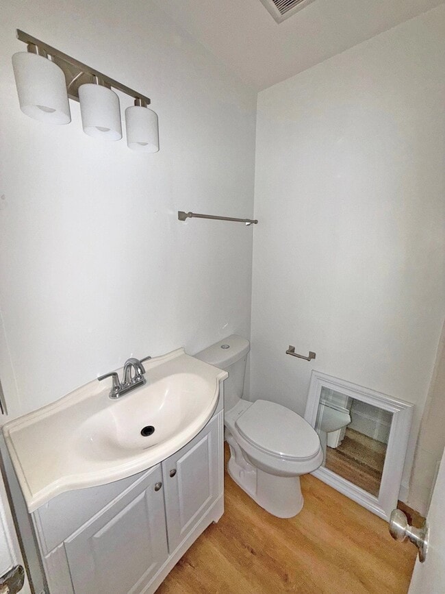 Photo - 10776 Rose Ave Unit 6