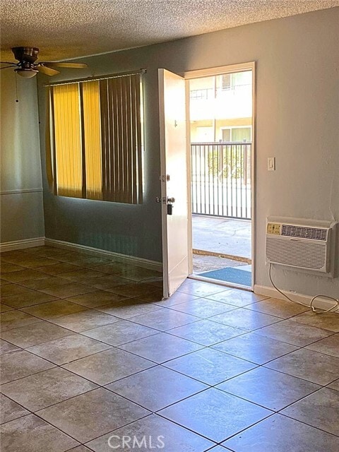 Photo - 811 Orchid Ct Unit A