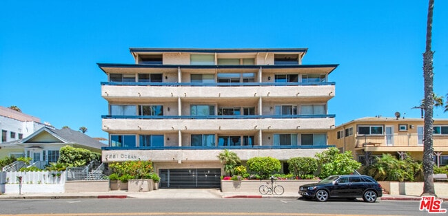 Building Photo - 2221 Ocean Ave Unit 308