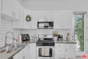 Photo - 7310 Woodley Ave