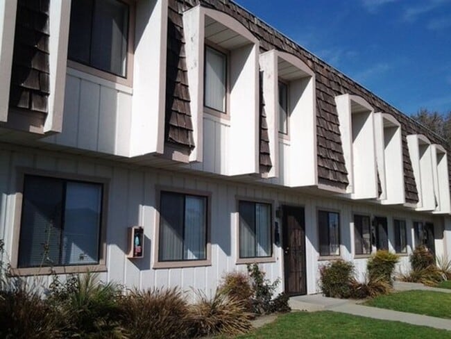 Building Photo - 701 N C St Unit 701C
