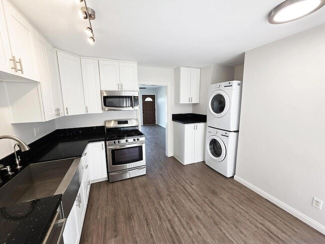 Photo - 4907 Iroquois Ave