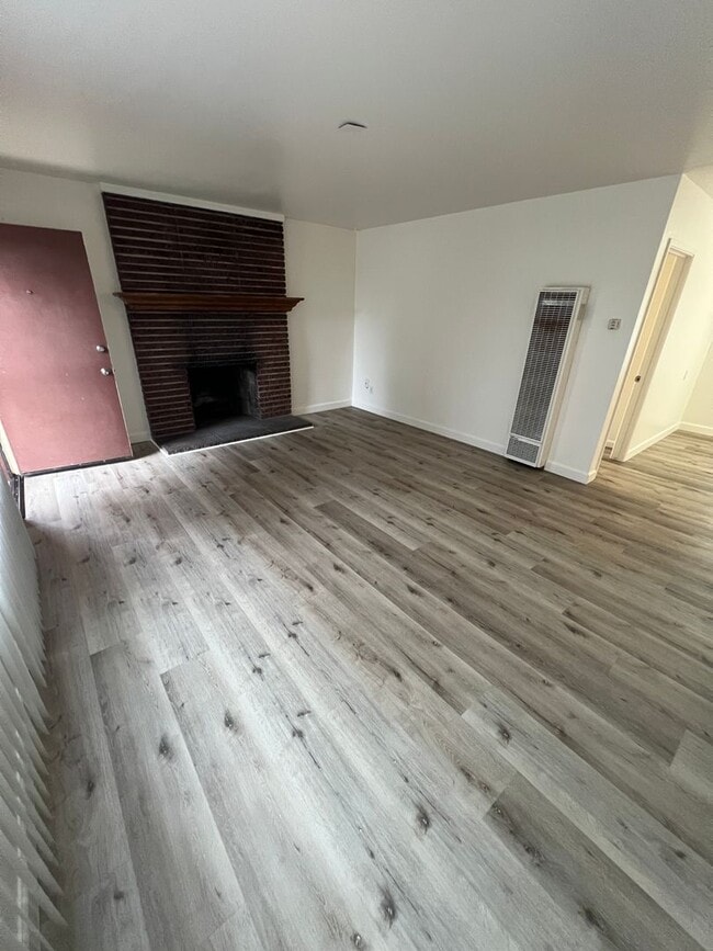 Photo - Cozy 2 bedroom and 1 bathroom near Port Hu...