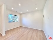 Photo - 17850 Saticoy St