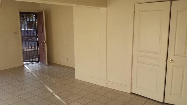 Livingroom - 1304 Junipero Ave