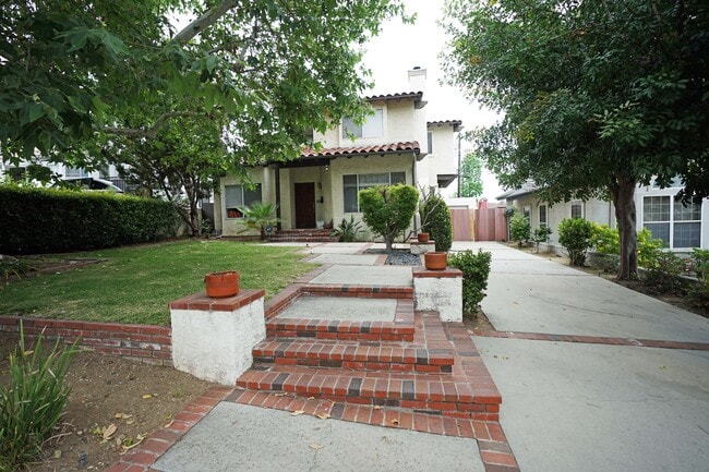 Front House - 1206 Valencia Way House