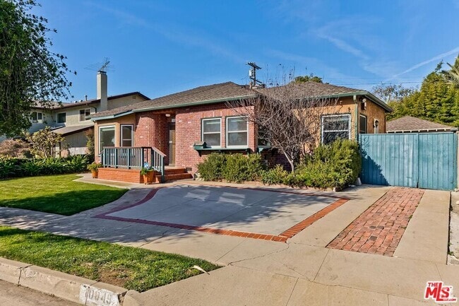 Building Photo - 10849 Arizona Ave Rental