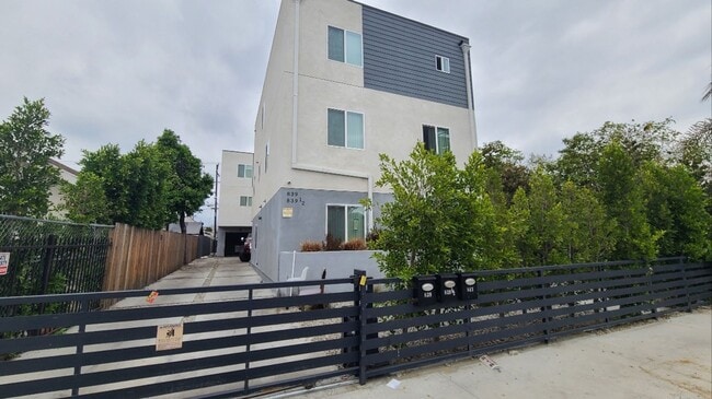 Photo - 32(839) Unit 32(841)