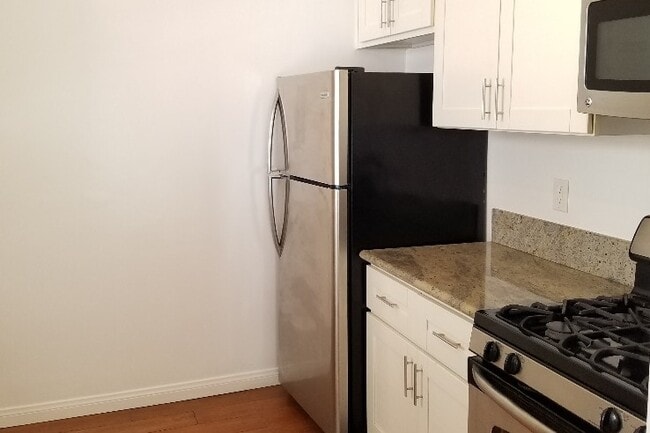 Photo - 7220 Fountain Ave Unit 7220