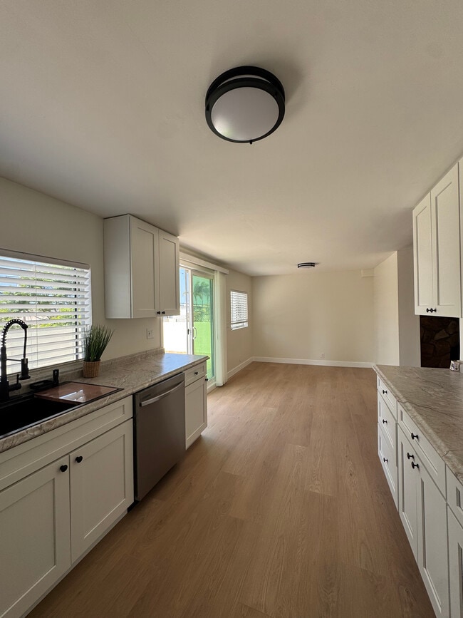 Photo - 1734 Prospect Ave