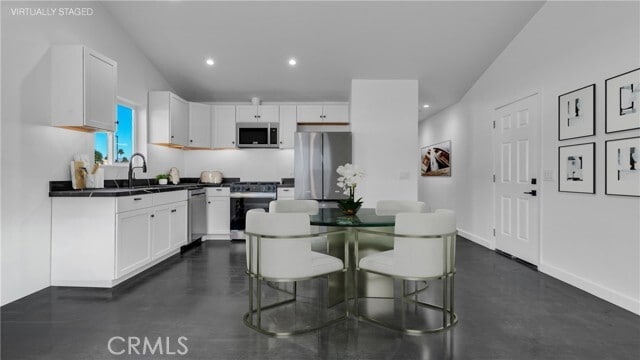 Building Photo - 72753 Sierra Vista Dr