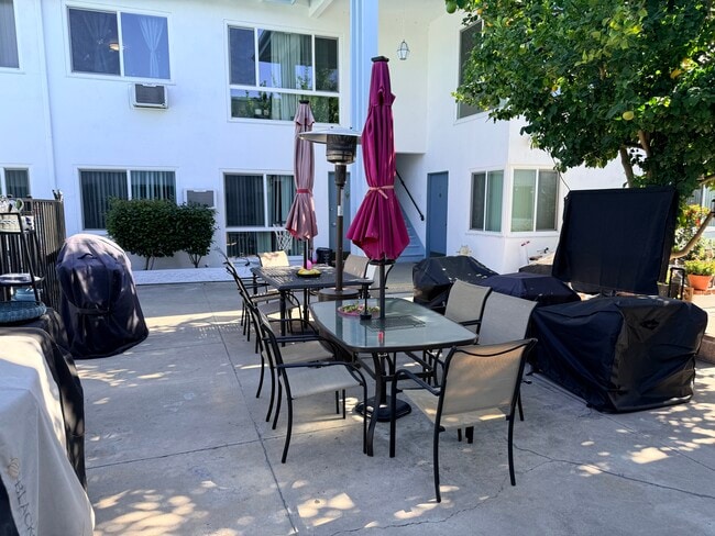 Community dining and entertainment - 4445 Murietta Ave Unit #