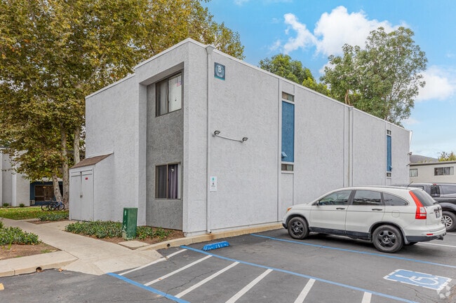 Apartment Homes - Valle at 9151 Kenwood