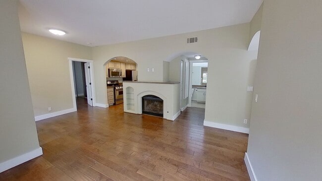 2 Bed / 2 Bath Condo-Detached 2 car garage... - 2 Bed / 2 Bath Condo-Detached 2 car garage... Unit 1
