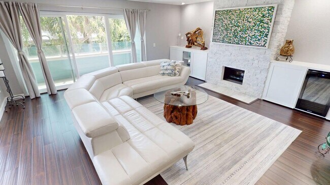 Photo - Stunning Bayfront 2/2.5 Condo in Montego Court - Available Furnished or Unfurnished