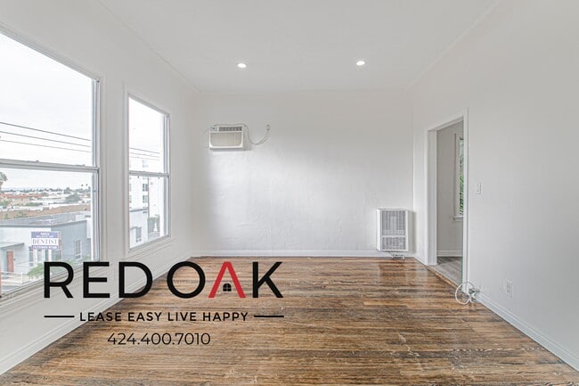 Photo - 4811 Melrose Ave Unit 201