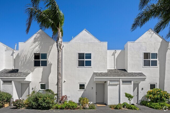 Building Photo - 28711 Pacific Coast Hwy Rental