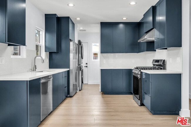 Photo - 220 S Hoover St