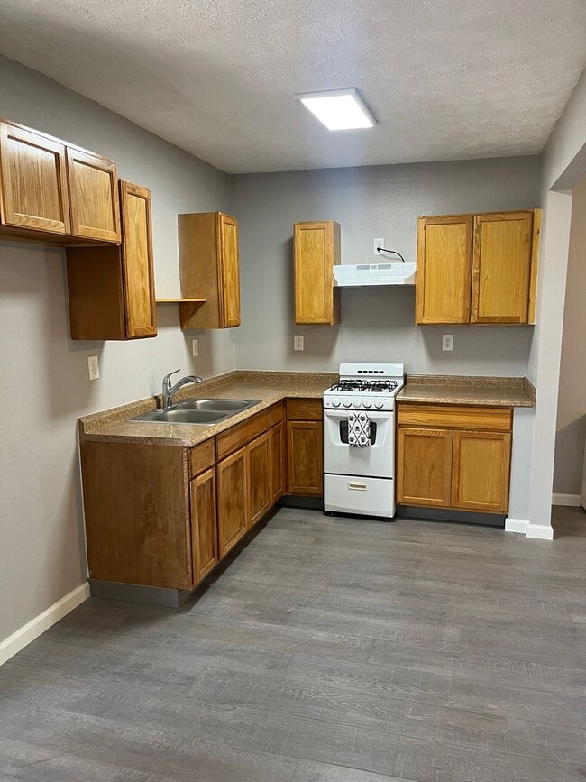 Photo - 524 Unit #B