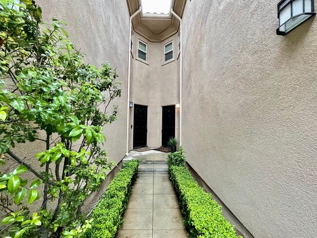 Photo - Modern and Chic 2 bed 2.5 bath in Newport Beach!!!