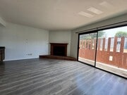 Photo - Light and Bright Townhouse-style condo in ...