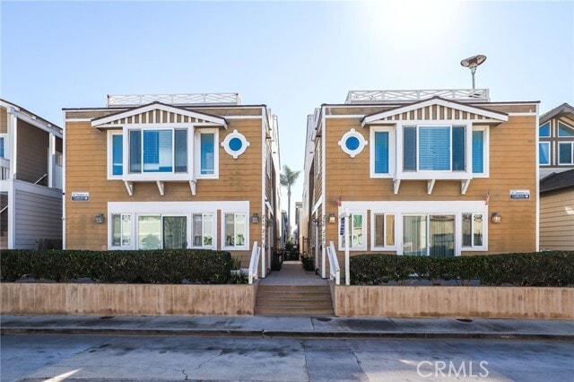 Building Photo - 210 41st St Unit 1/2