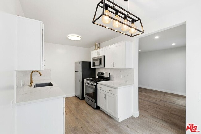 Building Photo - 612 Huntley Dr Unit 2