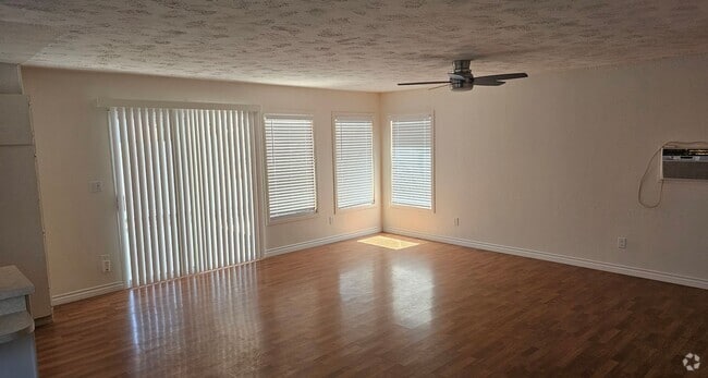 Building Photo - $3,300 - 2 Bed / 1 Bath Home in Fletcher H...