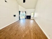 Photo - Beautiful 3 Bedroom Townhome near Mission ...
