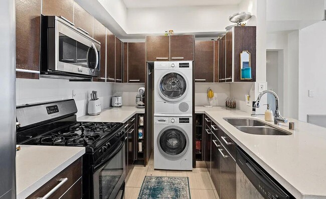 Photo - 1717 Malcolm Ave Unit 302