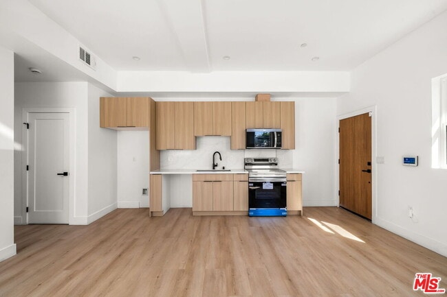 Photo - 1933 Magnolia Ave