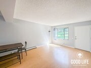 Photo - 8754 Wahl St
