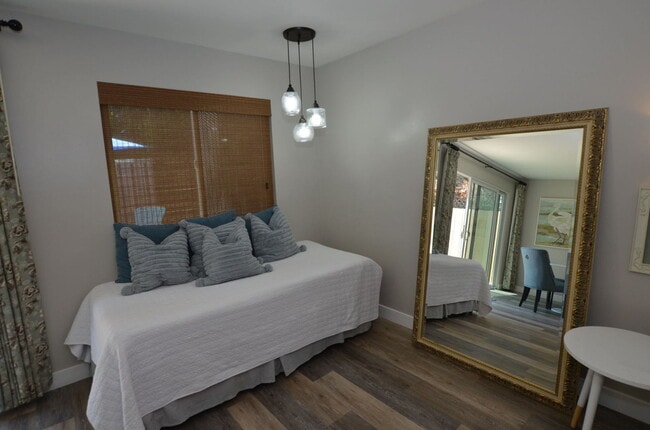 Photo - Charming Studio Guest house: Furnished Vac...