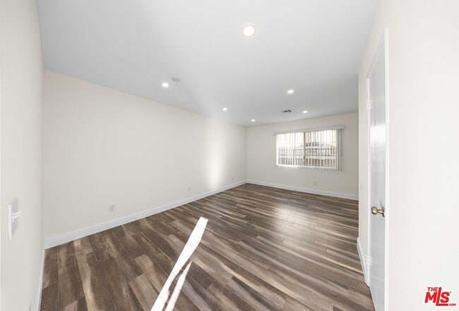 Photo - 14112 Delano St Unit 3