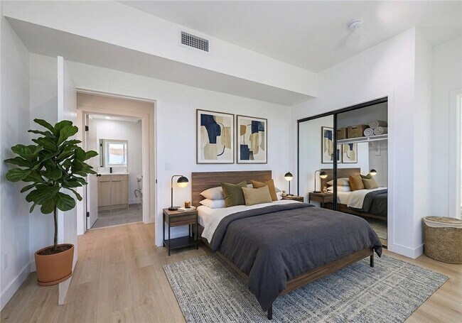 Photo - 2012 S Dunsmuir Ave