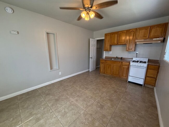 Photo - 339 E 19th St Unit D