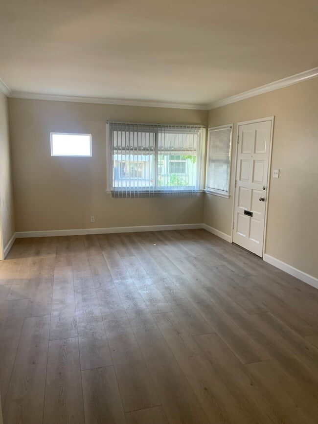 Photo - 11677 1/2 Magnolia Blvd Unit 11677 12