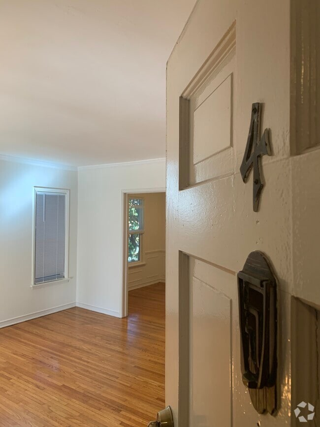 Building Photo - 412 N Doheny Dr Unit #4 Rental