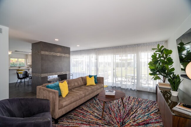 Photo - 70400 Los Pueblos Way