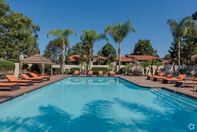 Building Photo - Mission Hills Rental
