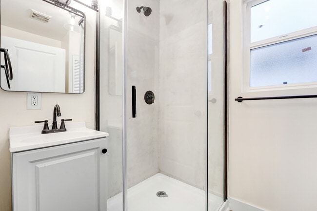 Photo - 12056 Culver Blvd Unit 12056